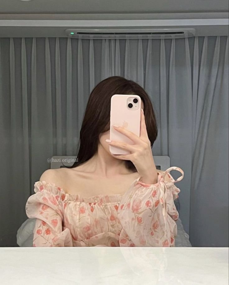 Mirror Selfie DP, Images and Photos