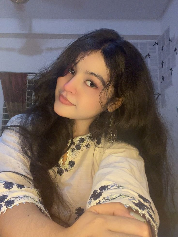 Cute Girl Pic, Images and Photos