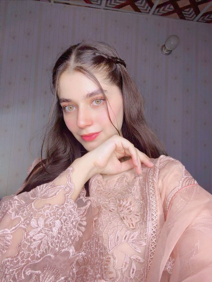 Cute Girl Pic, Images and Photos