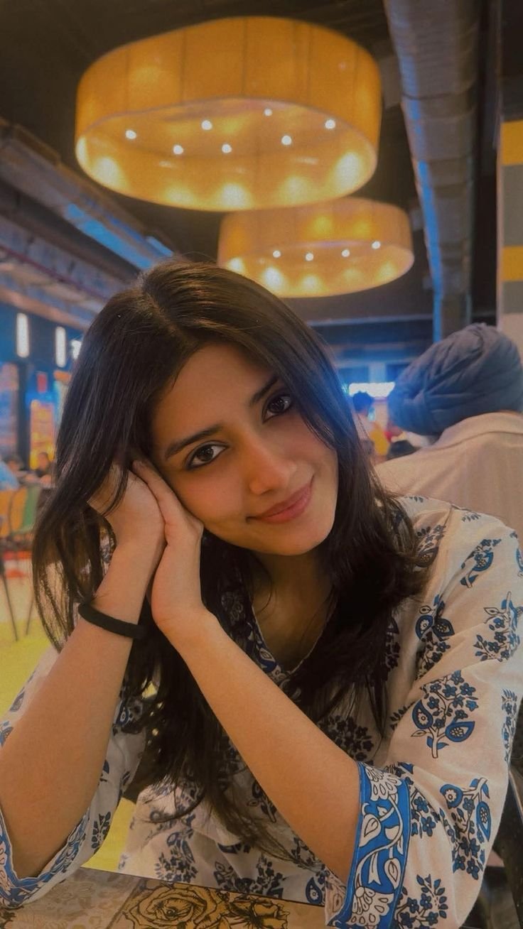 Cute Girl Pic, Images and Photos