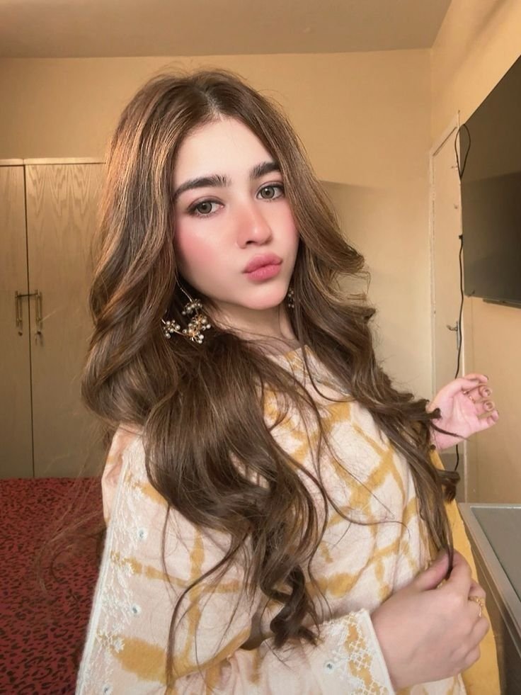 Cute Girl Pic, DP, Images, Photos & Wallpapers