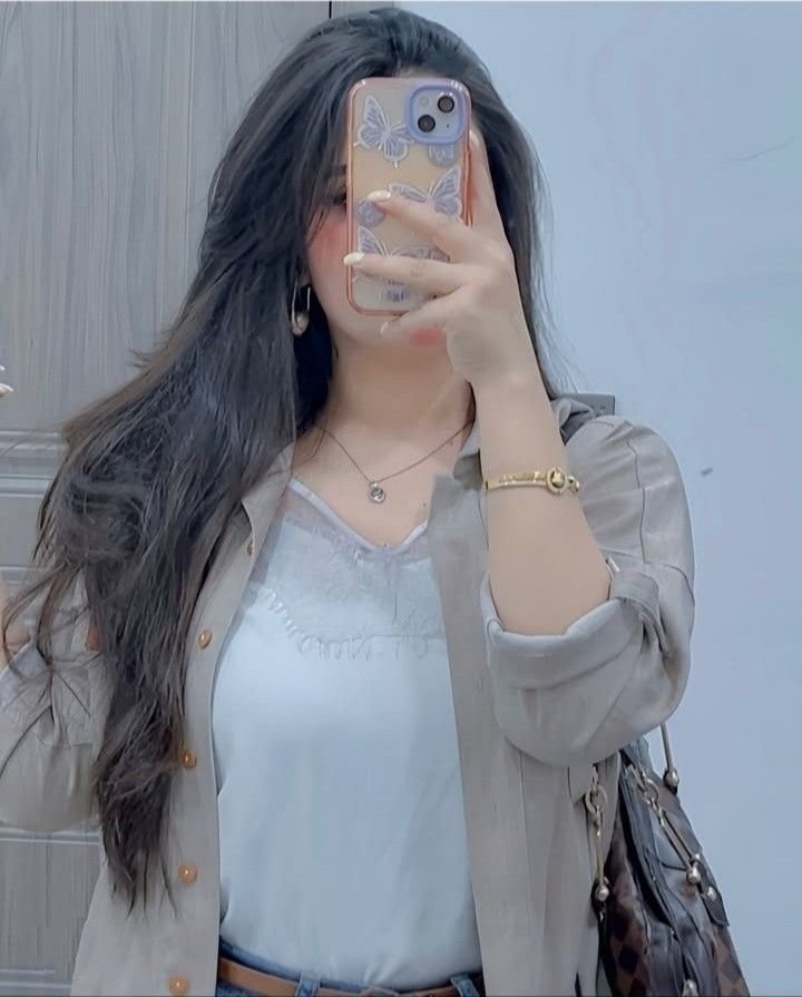 Mirror Selfie DP, Images and Photos