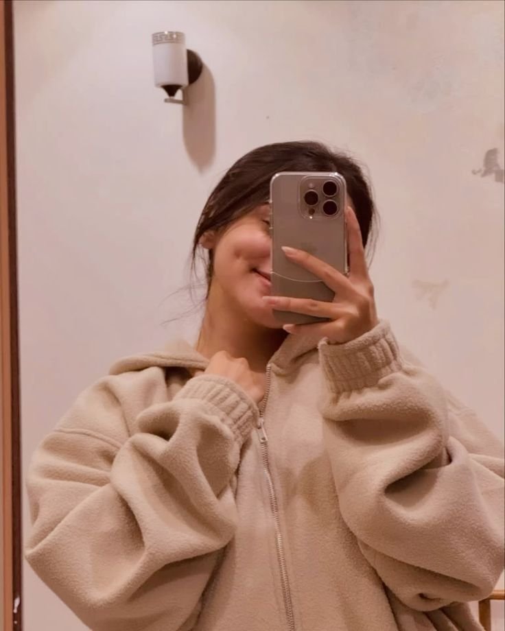 Mirror Selfie DP, Images and Photos