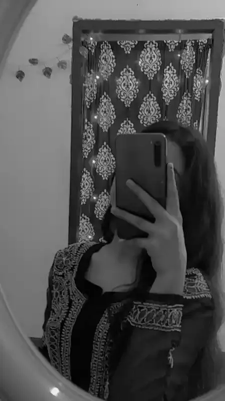 Mirror Selfie DP, Images and Photos