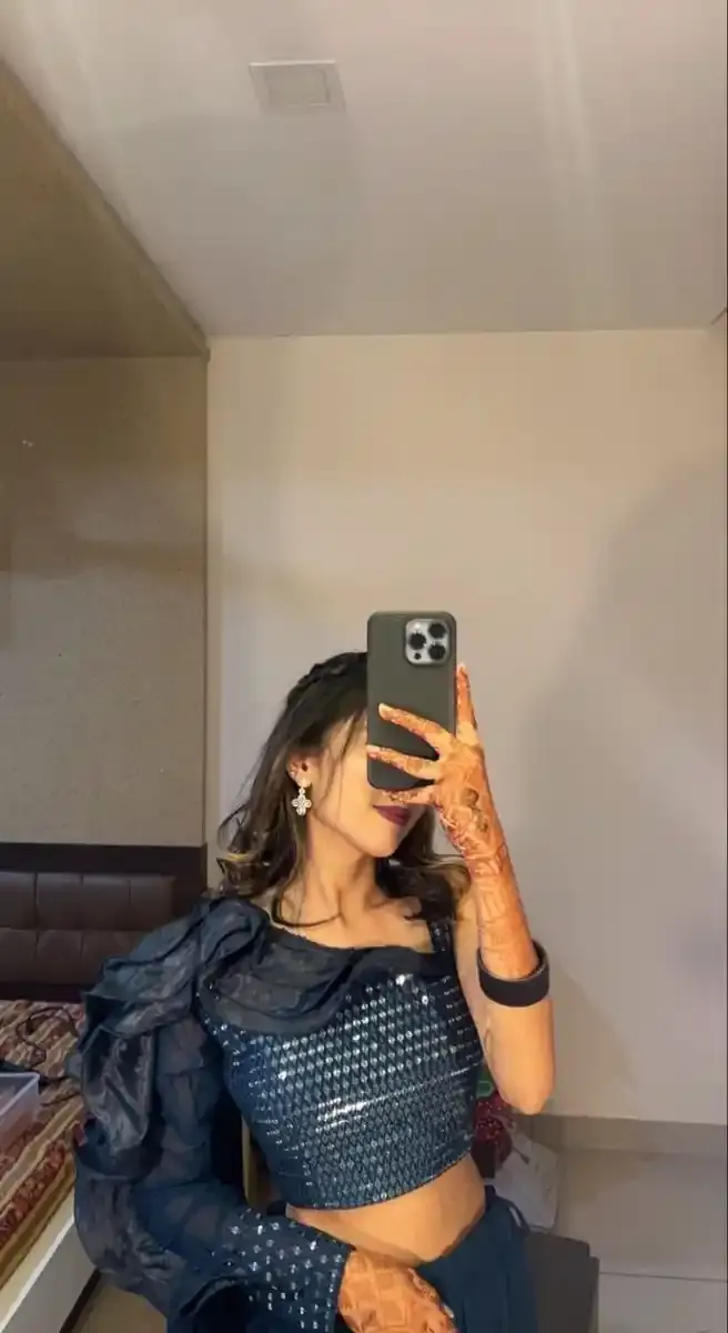 Mirror Selfie DP, Images and Photos