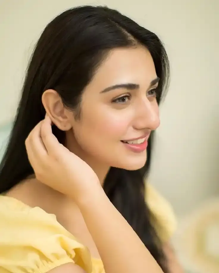 Cute Girl Pic, Images and Photos