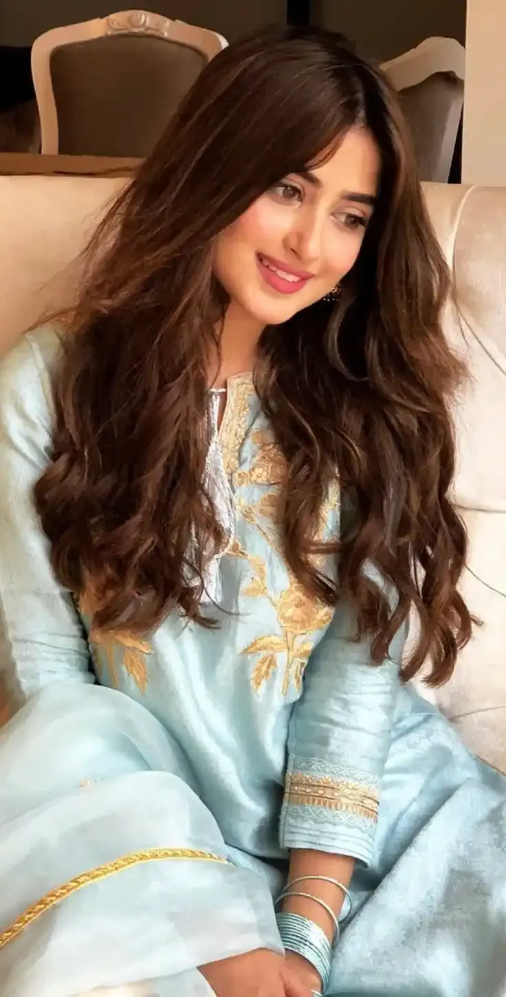 Cute Girl Pic, Images and Photos