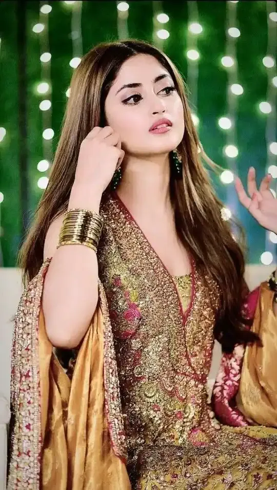 Cute Girl Pic, Images and Photos
