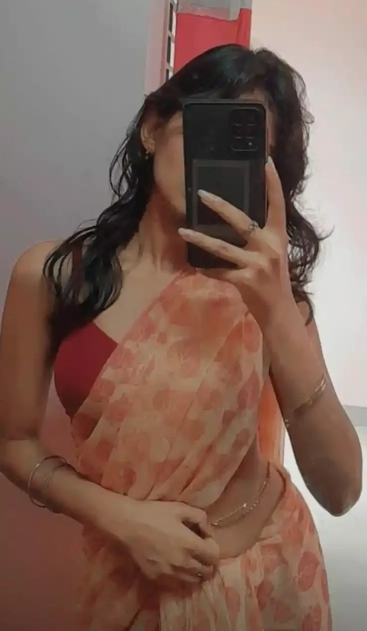 Girl Photos, Images and Pics