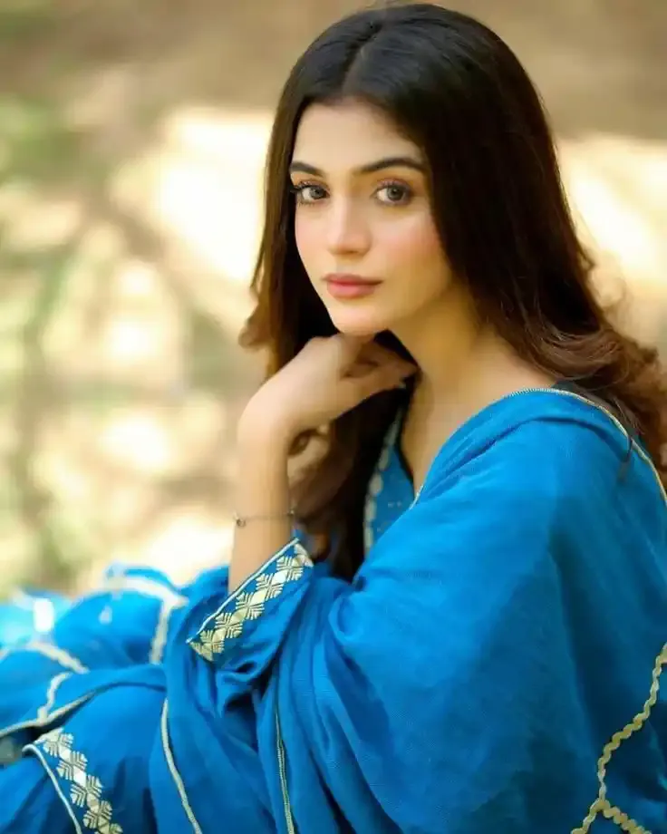 Cute Girl Pic, Images and Photos