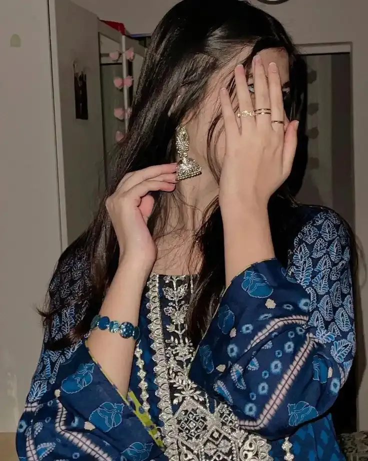 Hidden Face DP for Girls, Pics, Images & Photos
