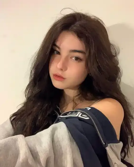 Girl Photos, Images and Pics