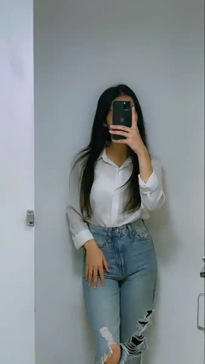 Girl Photos, Images and Pics