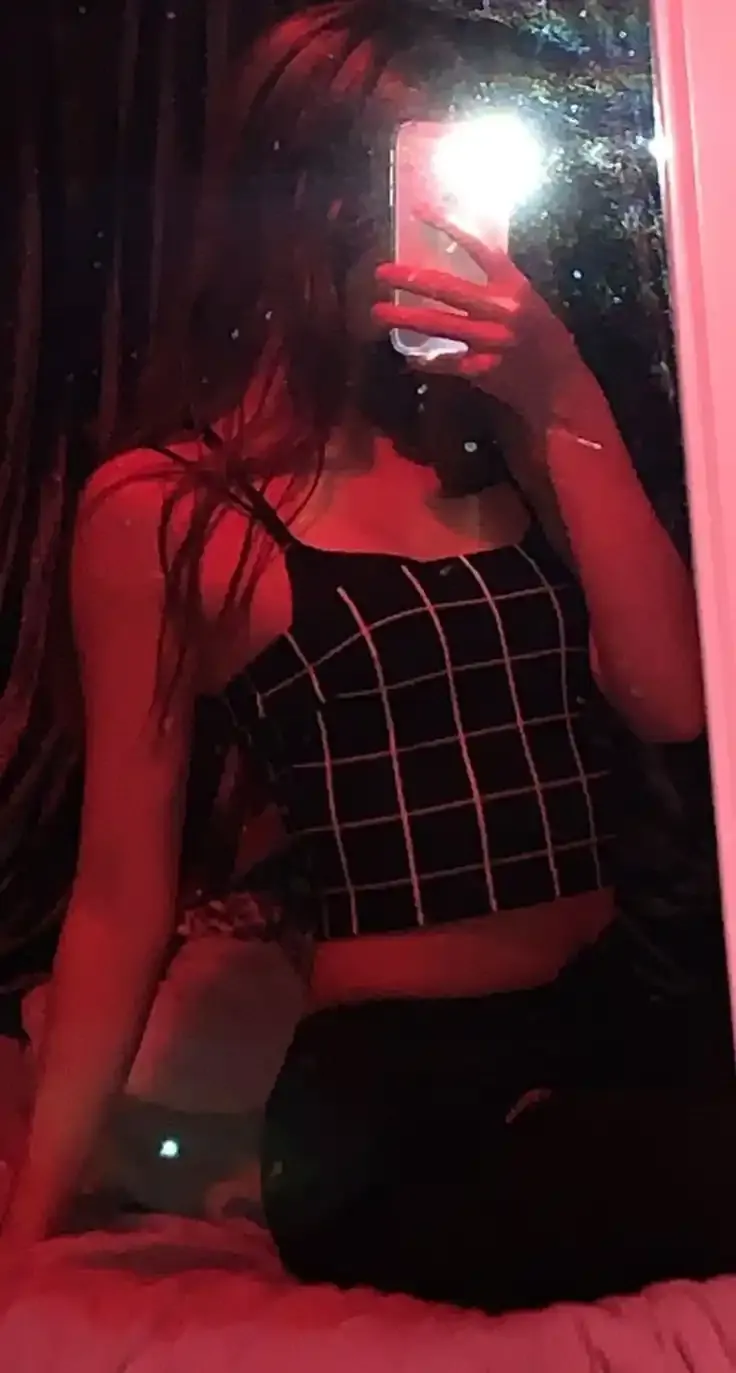 Mirror Selfie DP, Images and Photos
